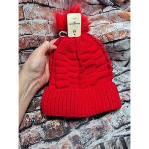 NWT MTI One Size Red Fur Fleece Lined Pom Pom Knit Hat Extra Soft  Winter Gift